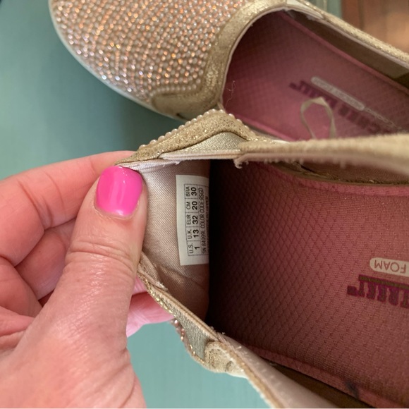 SKECHERS GIRLS- GOLD SPARKLE SLIP ON SNEAKERS EUC -sz 1 - Picture 8 of 8